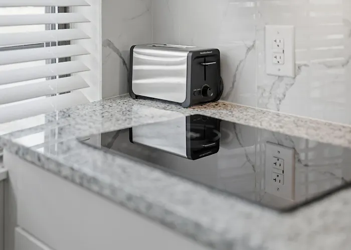 Dormont 1b Stylish And Modern 1 Bedroom Apartment, Free Street Parking *