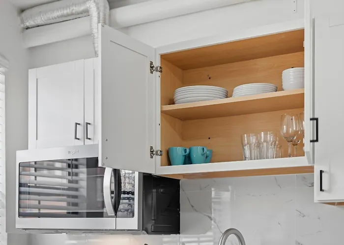 Dormont 1b Stylish And Modern 1 Bedroom Apartment, Free Street Parking *