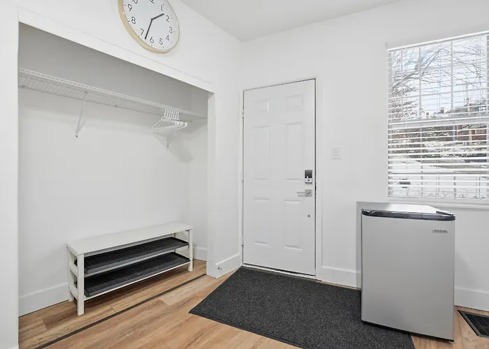 Dormont 1b Stylish And Modern 1 Bedroom Apartment, Free Street Parking Apartamento